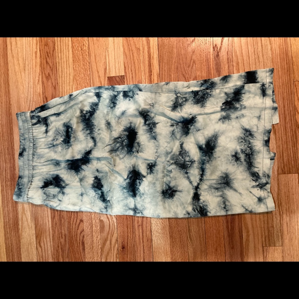 Skirt - Picture 2 of 2